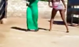 nyïïr ke aprika aye  ...