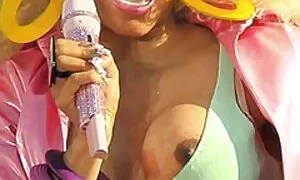 nicki minaj célëbrït ...